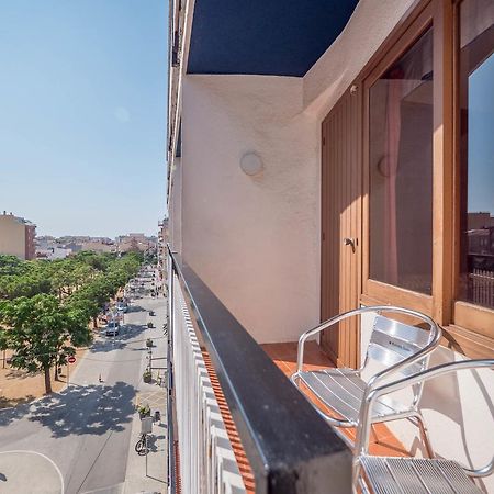 Hotel Checkin Montpalau Пинеда-де-Мар Экстерьер фото